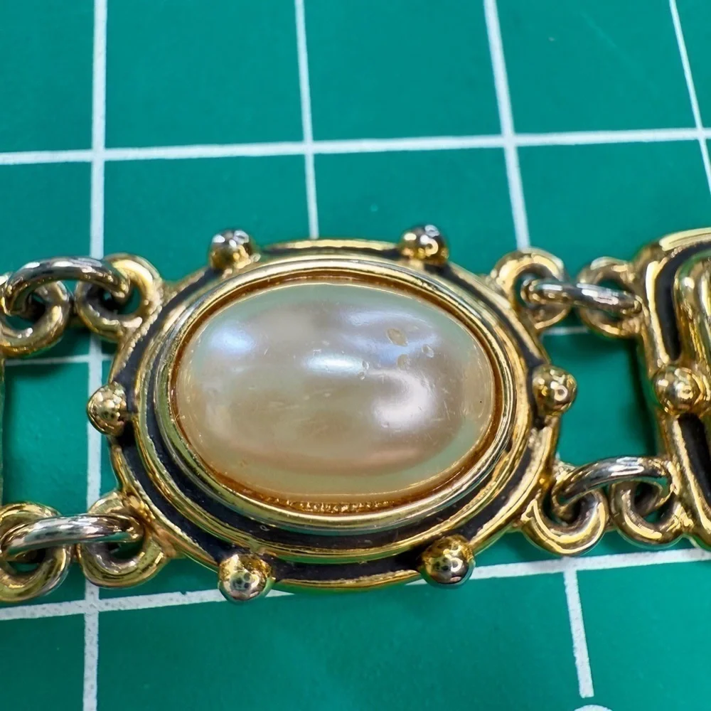 Vintage Gold and Pearl Bracelet‎